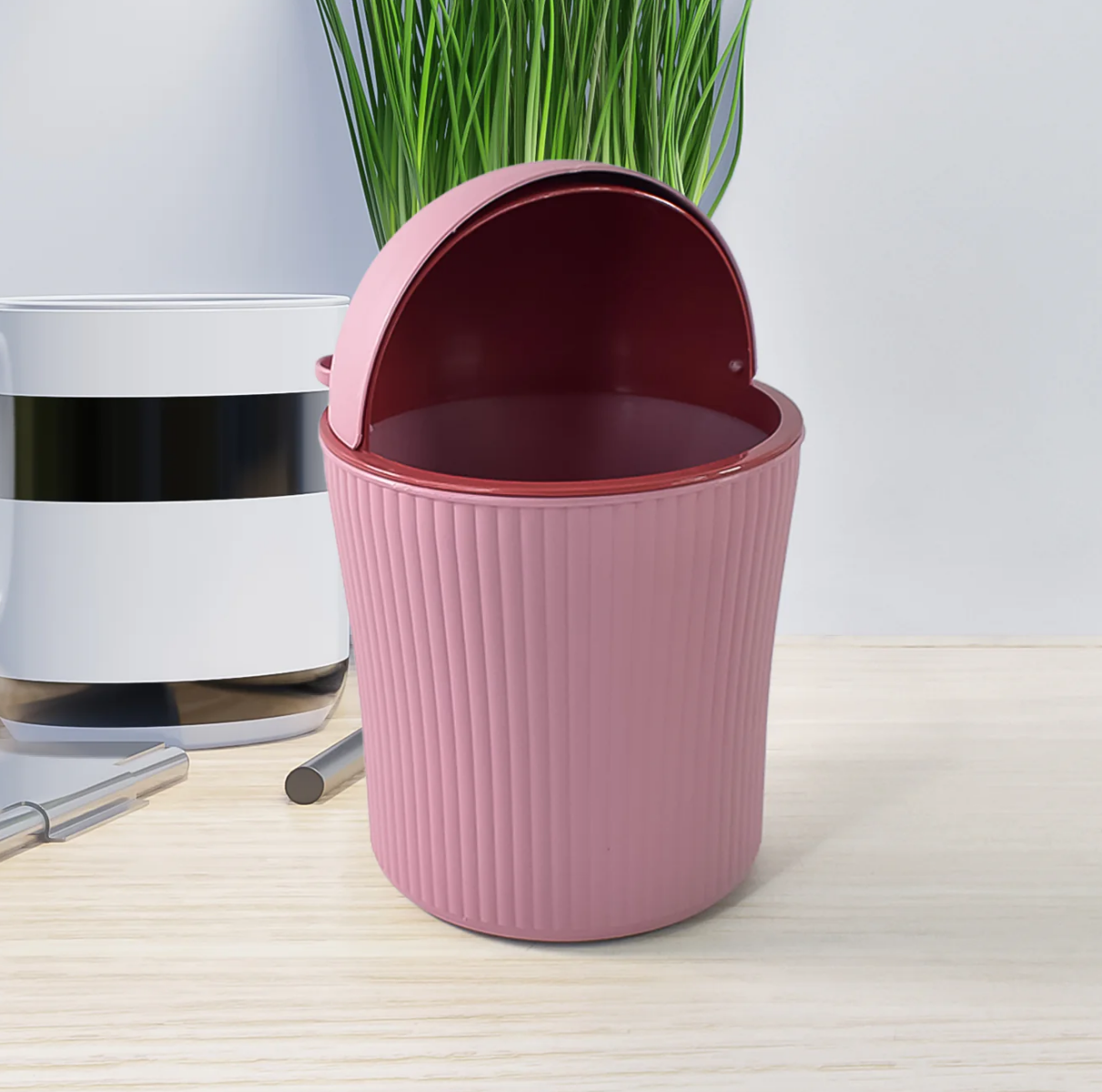 Apex Mini Tabletop Dustbin